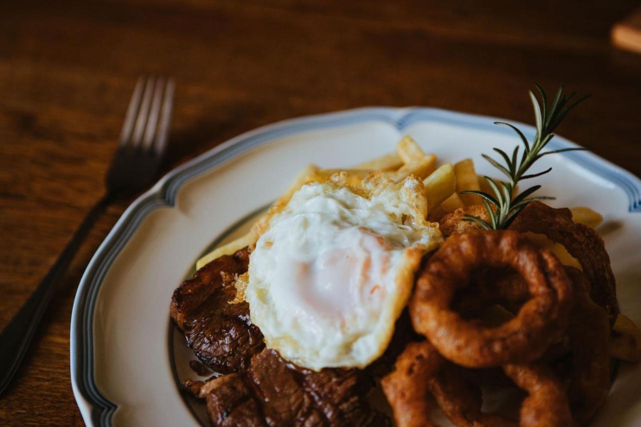 The Historic Pig And Whistle Inn Bathurst 외부 사진