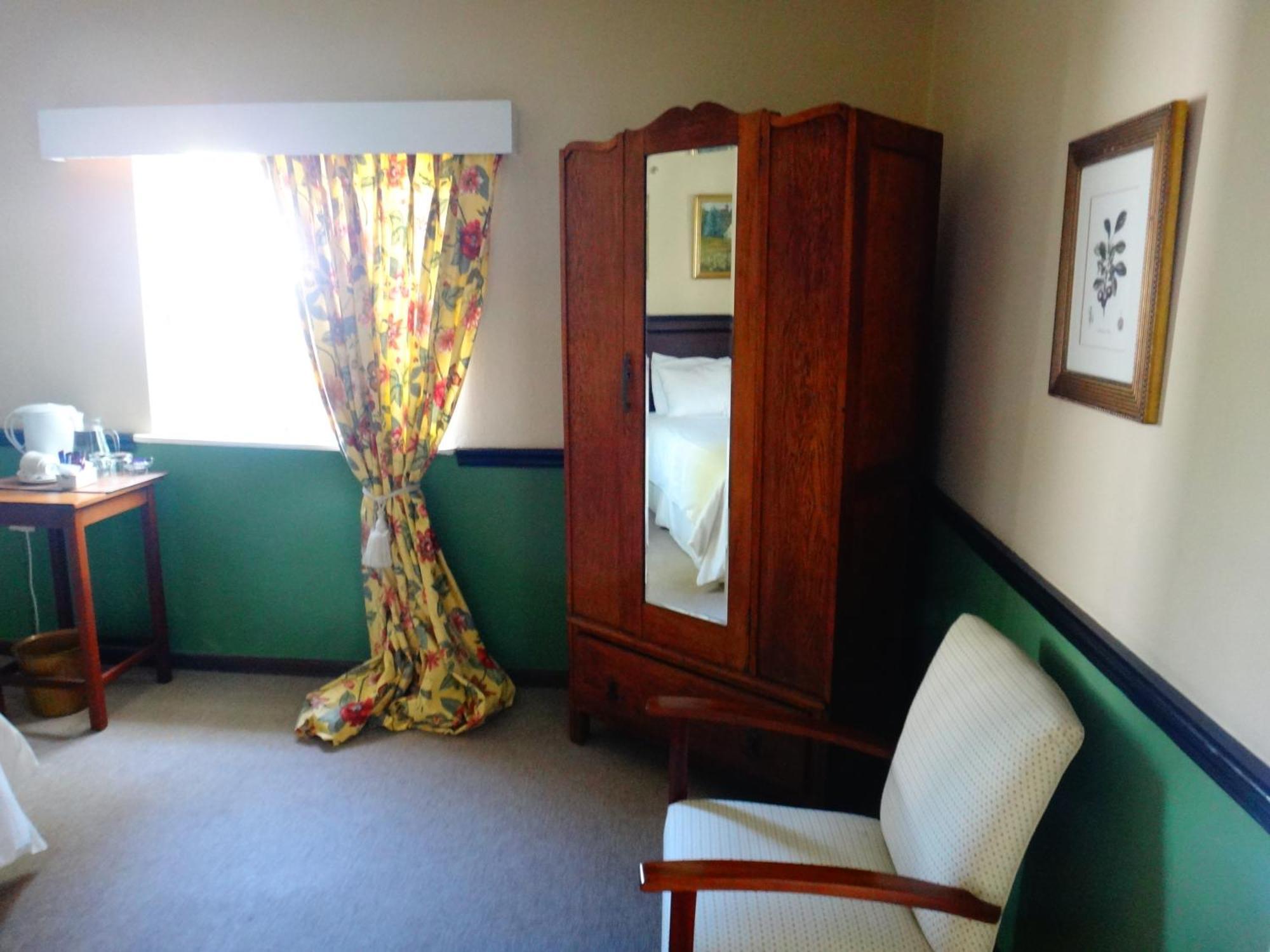 The Historic Pig And Whistle Inn Bathurst 객실 사진